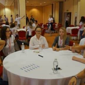 Для 150 участников конференции "Территории фитнеса" мы в очередной раз реализовали деловую игру "Железная дорога" - лидерство и коммуникации