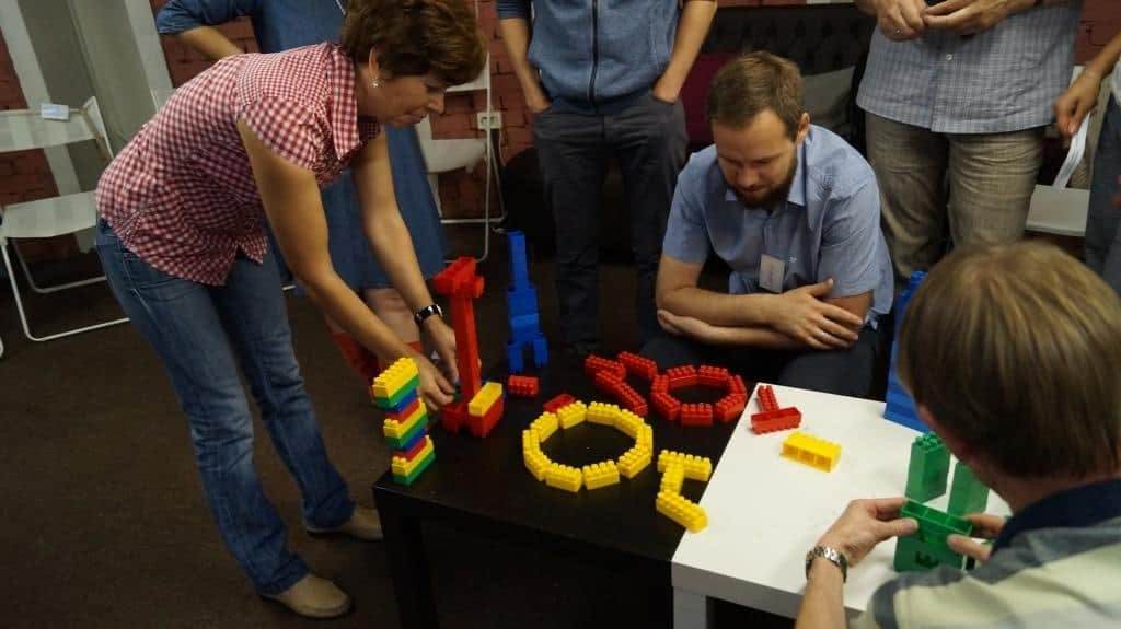 Игра на совещании