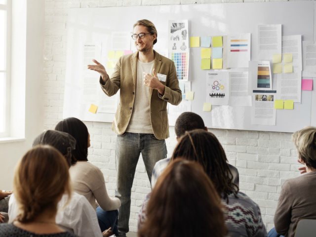 Заказать фасилитацию стратегических сессий и совещаний в Москве