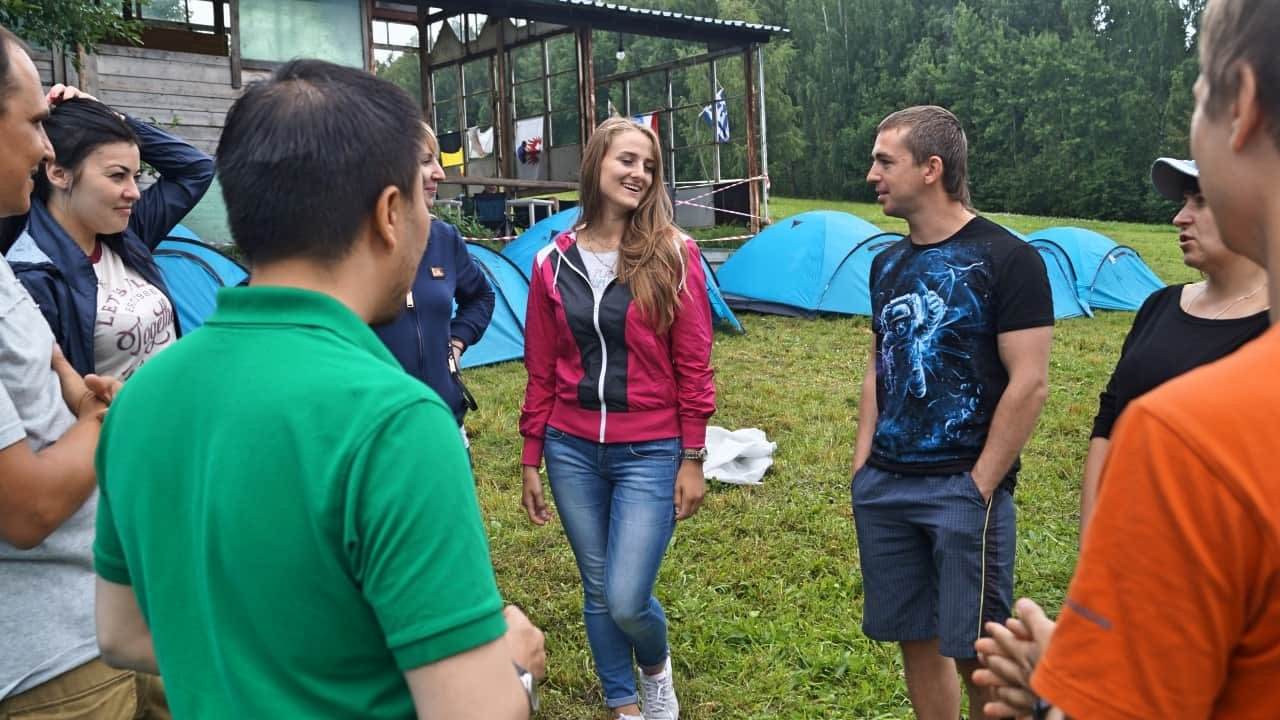 корпоративный выезд с палатками