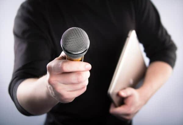 ведущий мероприятия