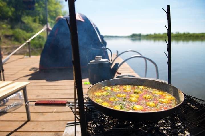 завтрак на плоту