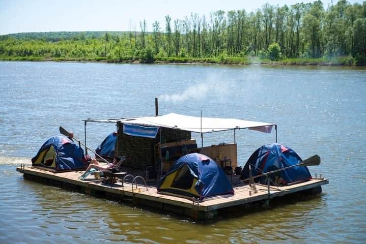 плот для сплава по реке