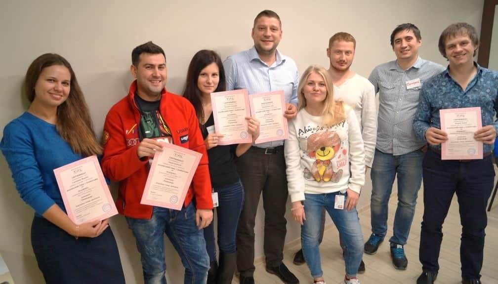 участники тренинга Общение с клиентами по телефону