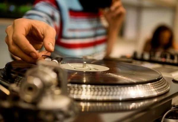 ди-джей на тимбилдинг